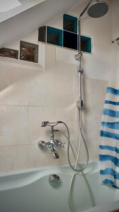 Ferienappartement Rondine Bekond المظهر الخارجي الصورة